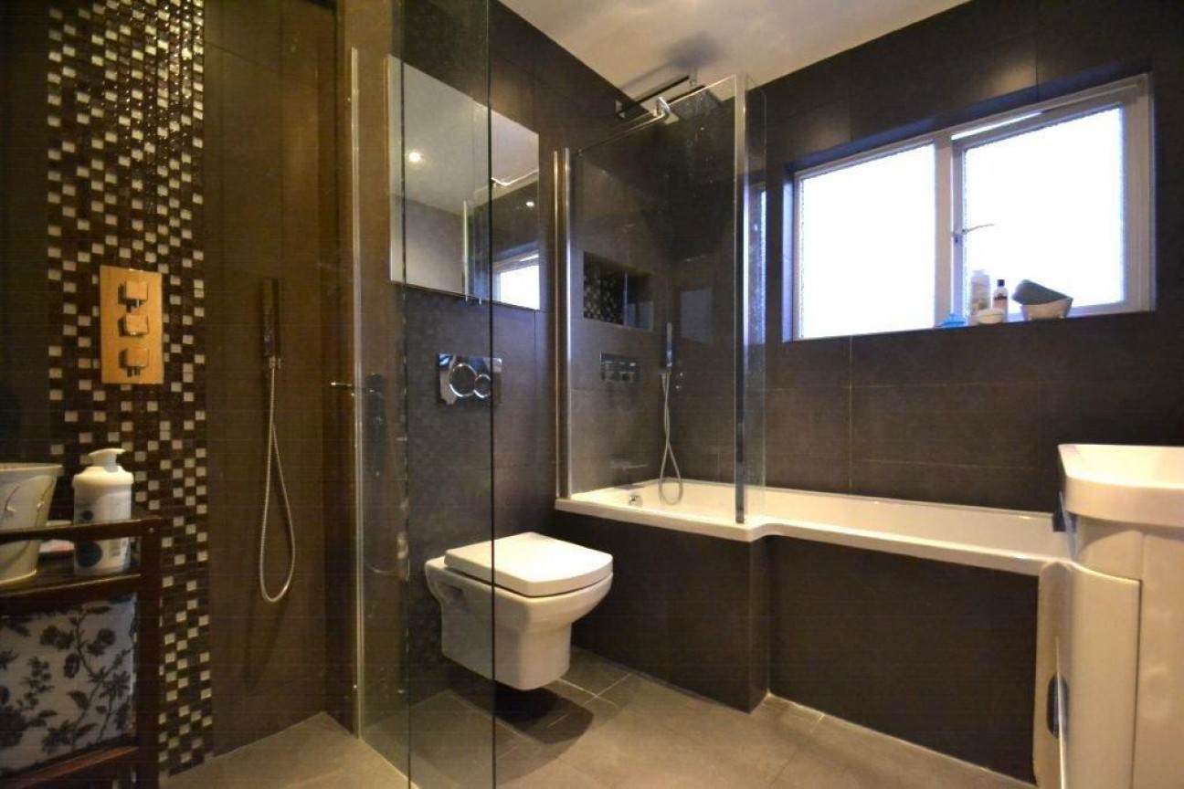 The Ridgeway, Acton Town, W3