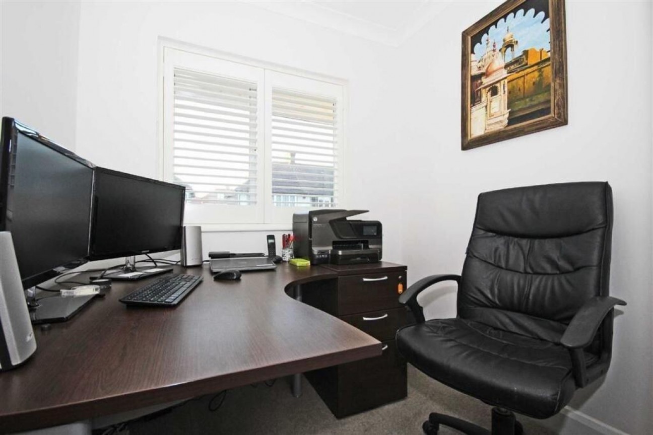 The Ridgeway, Acton Town, W3