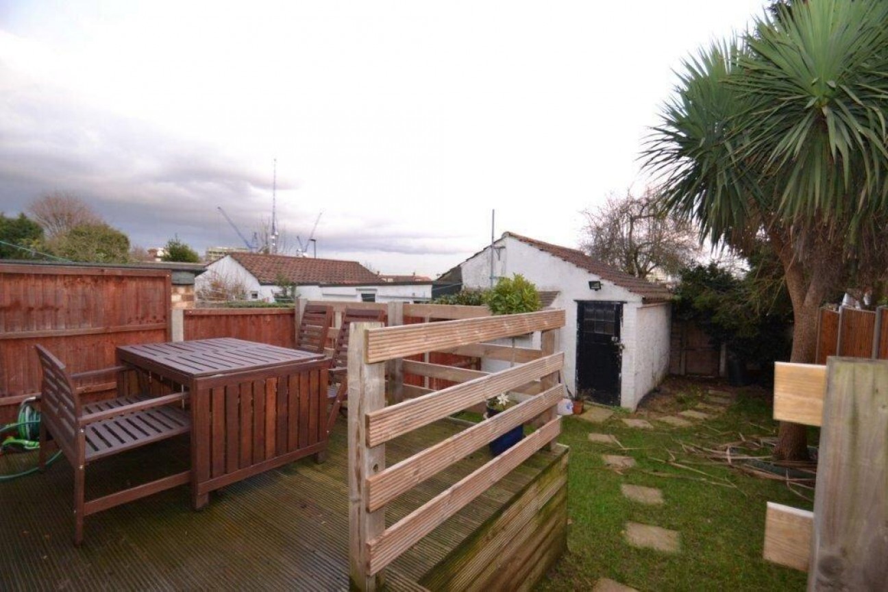 The Ridgeway, Acton Town, W3