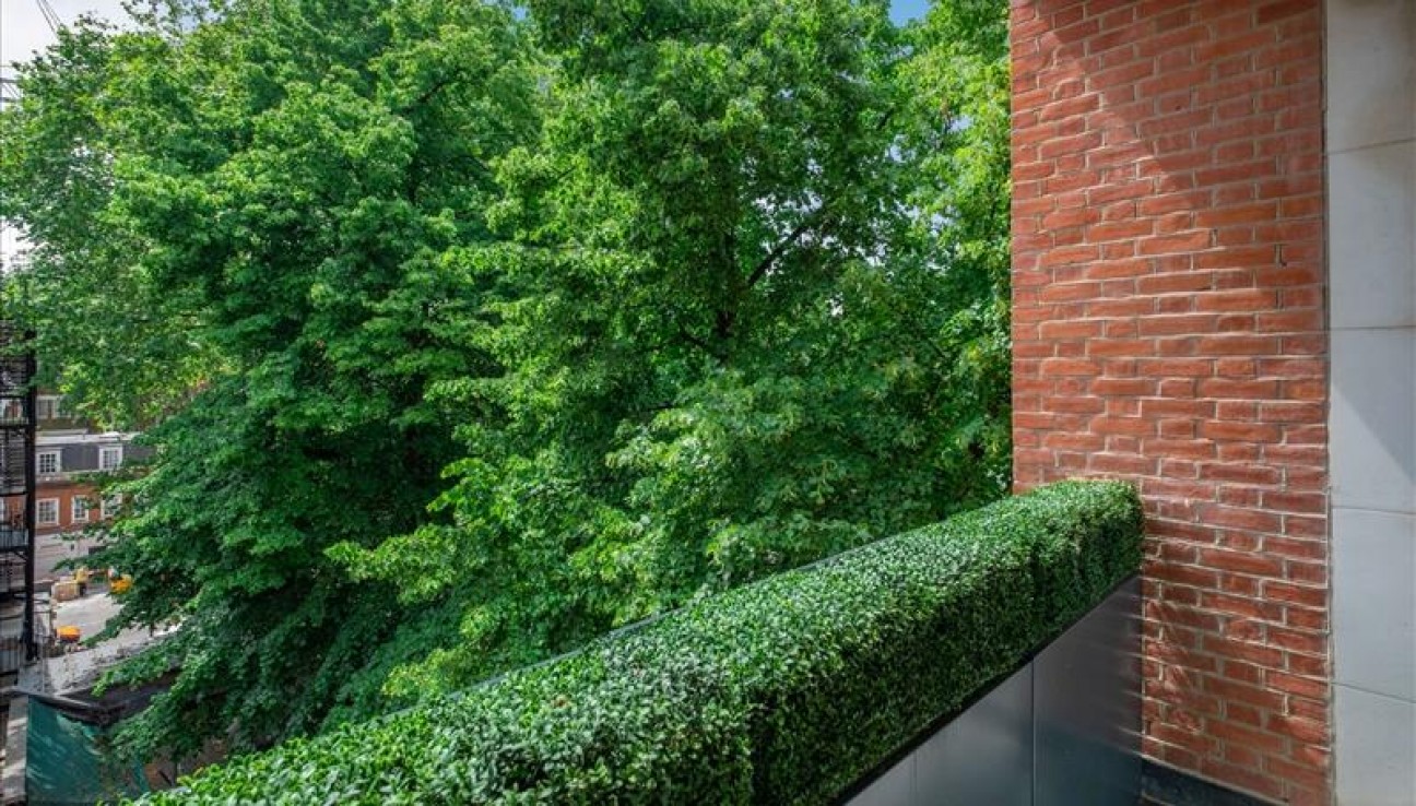 62 Green Street, London