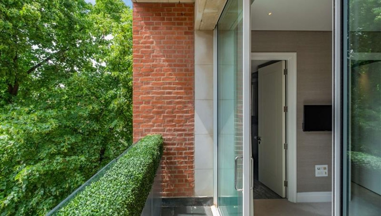 62 Green Street, London