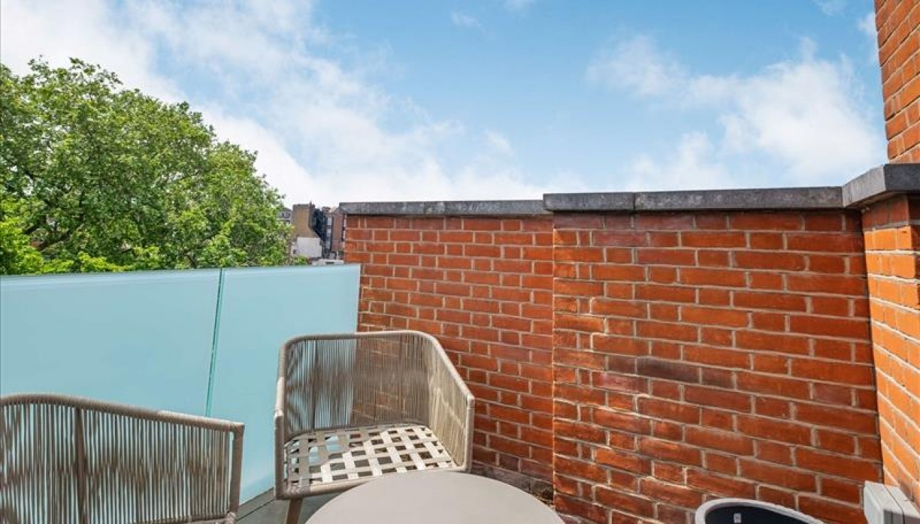 62 Green Street, London