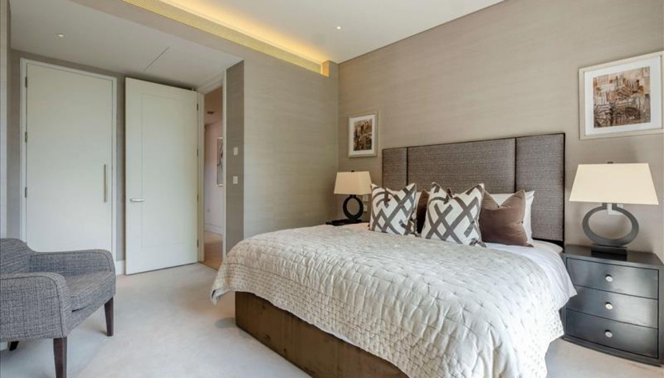 62 Green Street, London