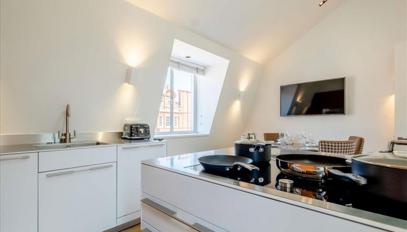 62 Green Street, London