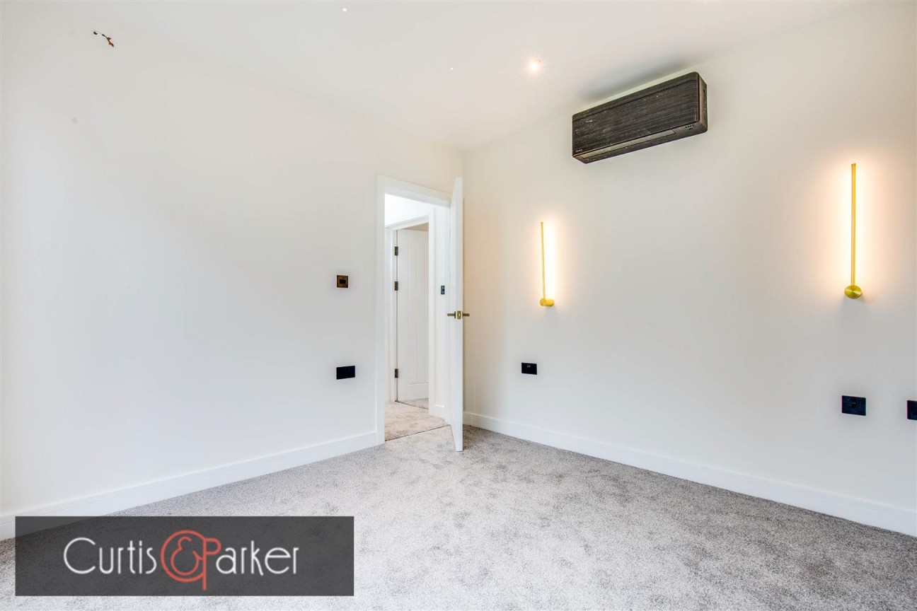 Upham Park Road, Chiswick, W4