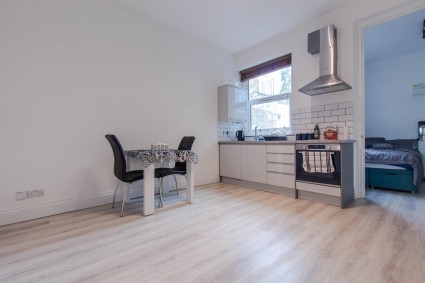 High Street, Acton, W3