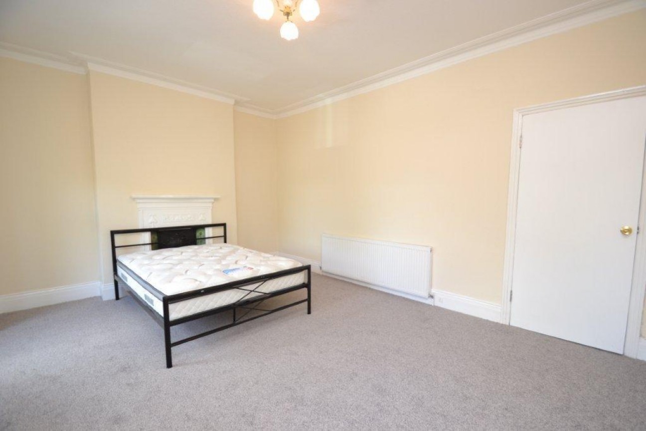 Newburgh Road, Acton, W3