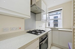 Chiswick High Road, Chiswick, W4