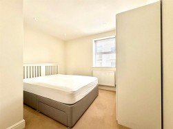Chiswick High Road, Chiswick, W4