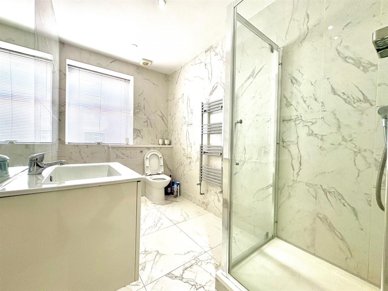 Chiswick High Road, Chiswick, W4