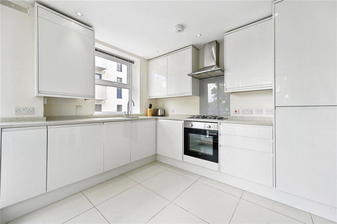 Chiswick High Road, Chiswick, W4