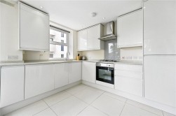 Chiswick High Road, Chiswick, W4