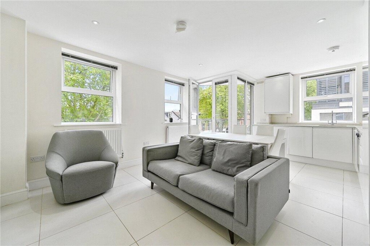 Chiswick High Road, Chiswick, W4