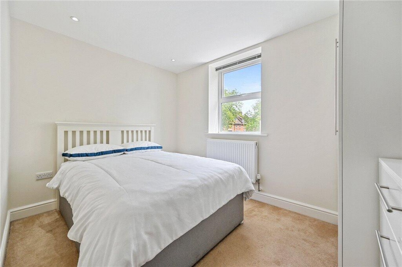 Chiswick High Road, Chiswick, W4