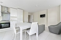 Chiswick High Road, Chiswick, W4