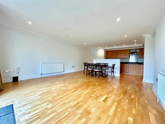 Point Wharf Lane, Brentford, TW8