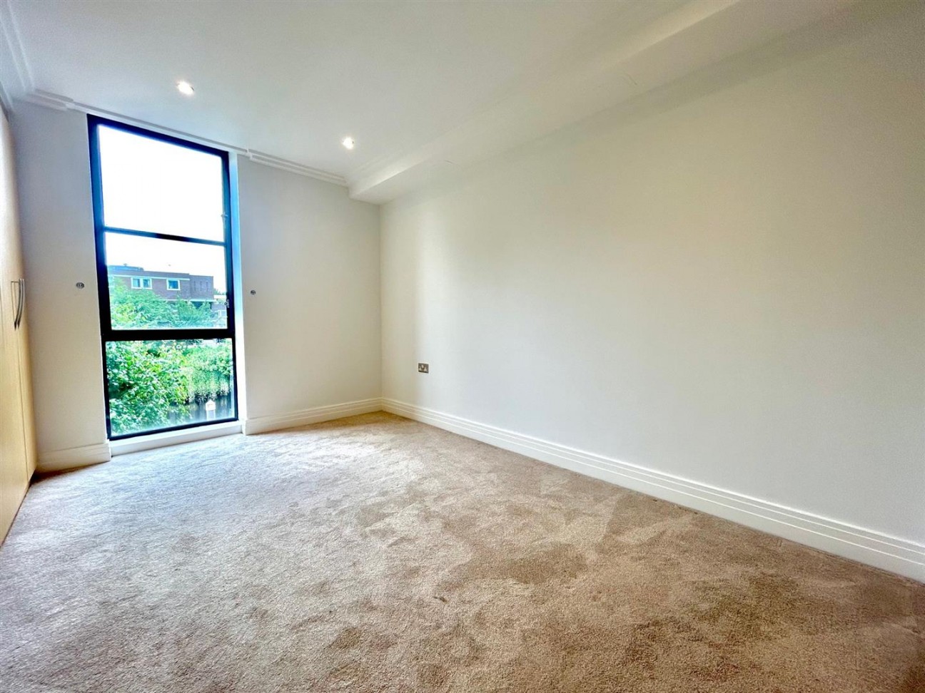 Point Wharf Lane, Brentford, TW8