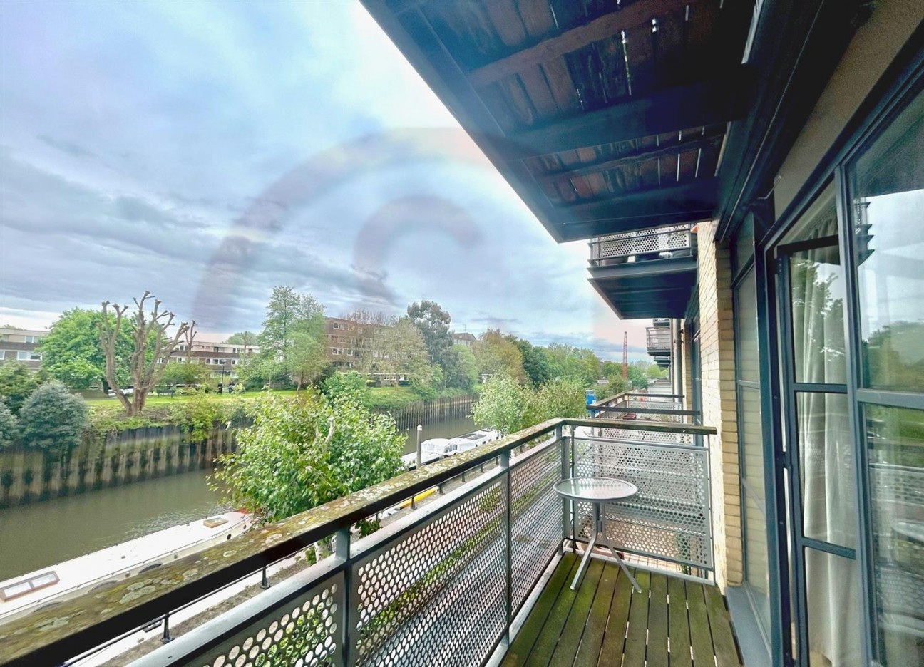 Point Wharf Lane, Brentford, TW8