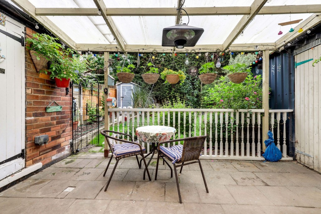 Byron Street, Arnold, NG5