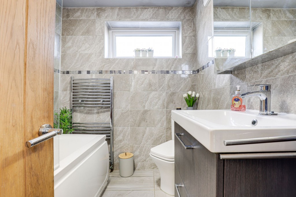 Auckland Road, Hucknall, NG15