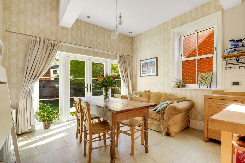 Bridgford Road, West Bridgford, NG2