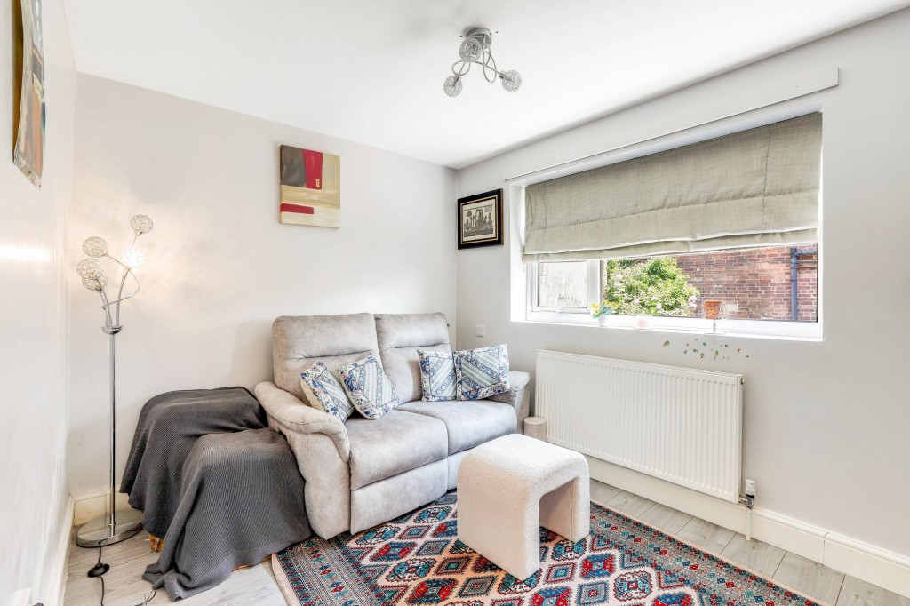 Woodborough Road, Nottingham, NG3