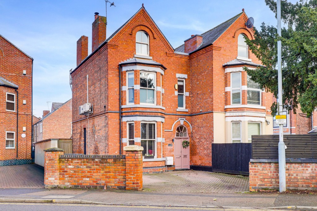 Loughborough Road, West Bridgford, NG2