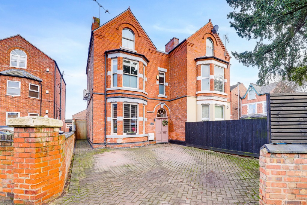 Loughborough Road, West Bridgford, NG2