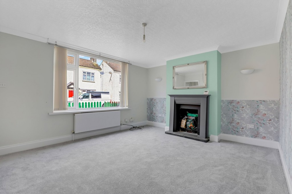 Carnarvon Grove, Carlton, NG4