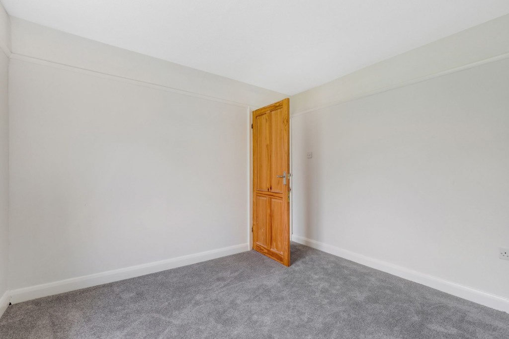 Carnarvon Grove, Carlton, NG4