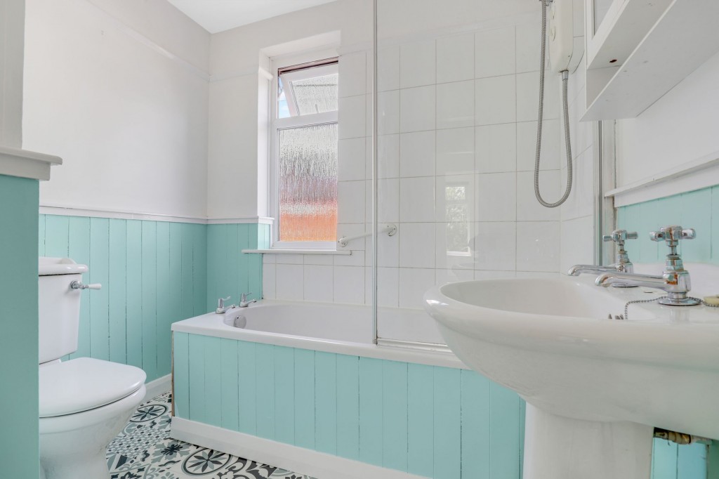 Carnarvon Grove, Carlton, NG4