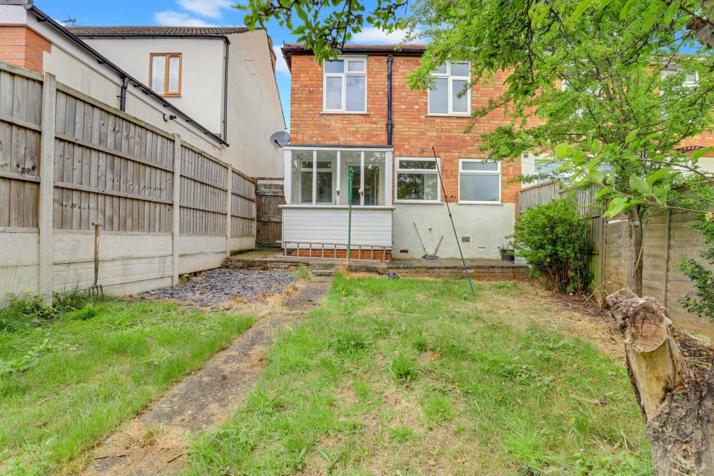 Carnarvon Grove, Carlton, NG4
