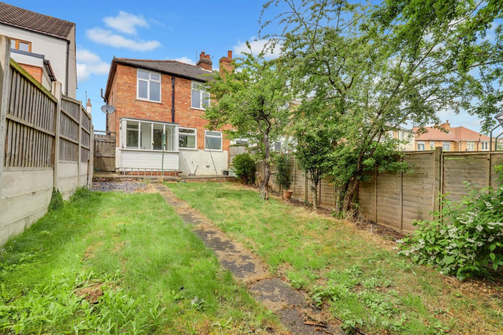 Carnarvon Grove, Carlton, NG4