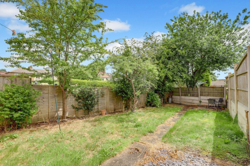 Carnarvon Grove, Carlton, NG4