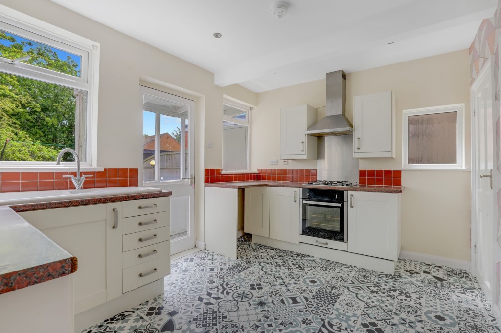 Carnarvon Grove, Carlton, NG4