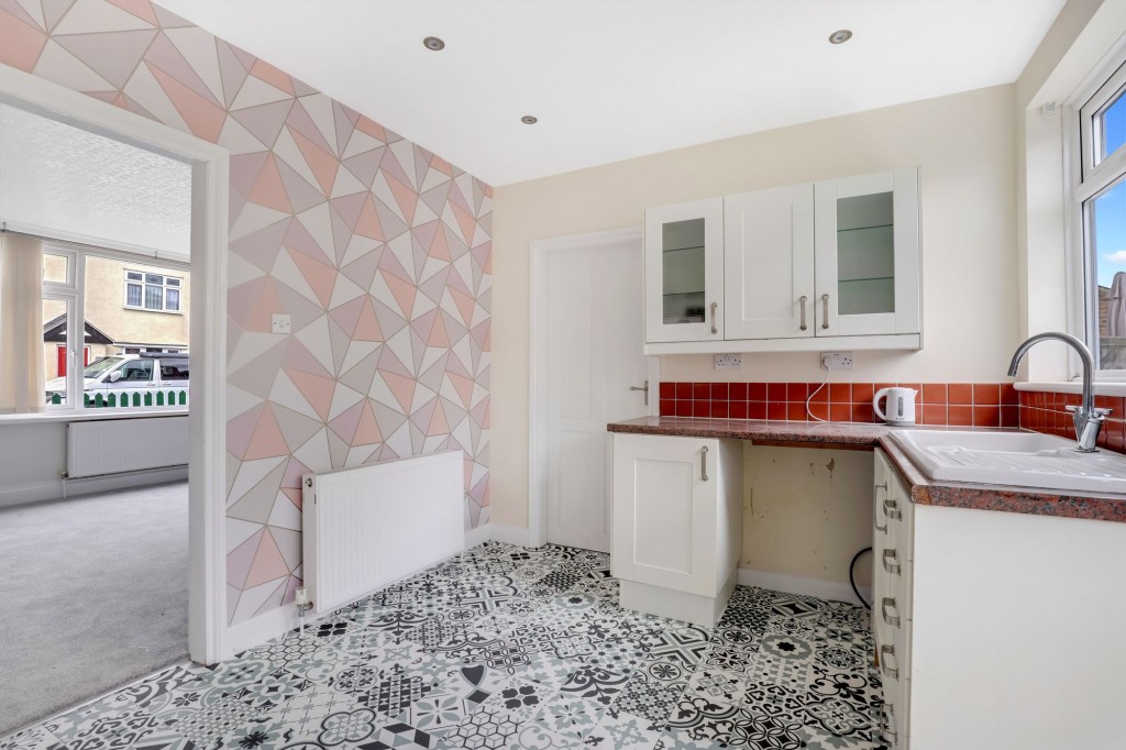 Carnarvon Grove, Carlton, NG4