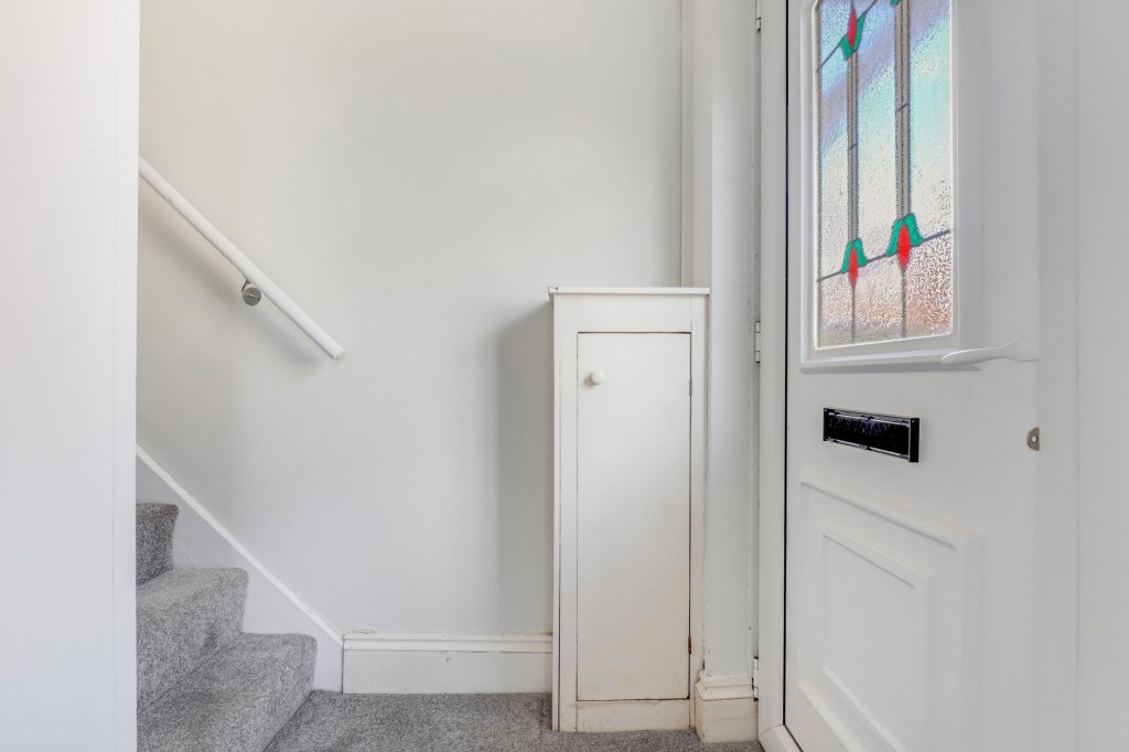Carnarvon Grove, Carlton, NG4