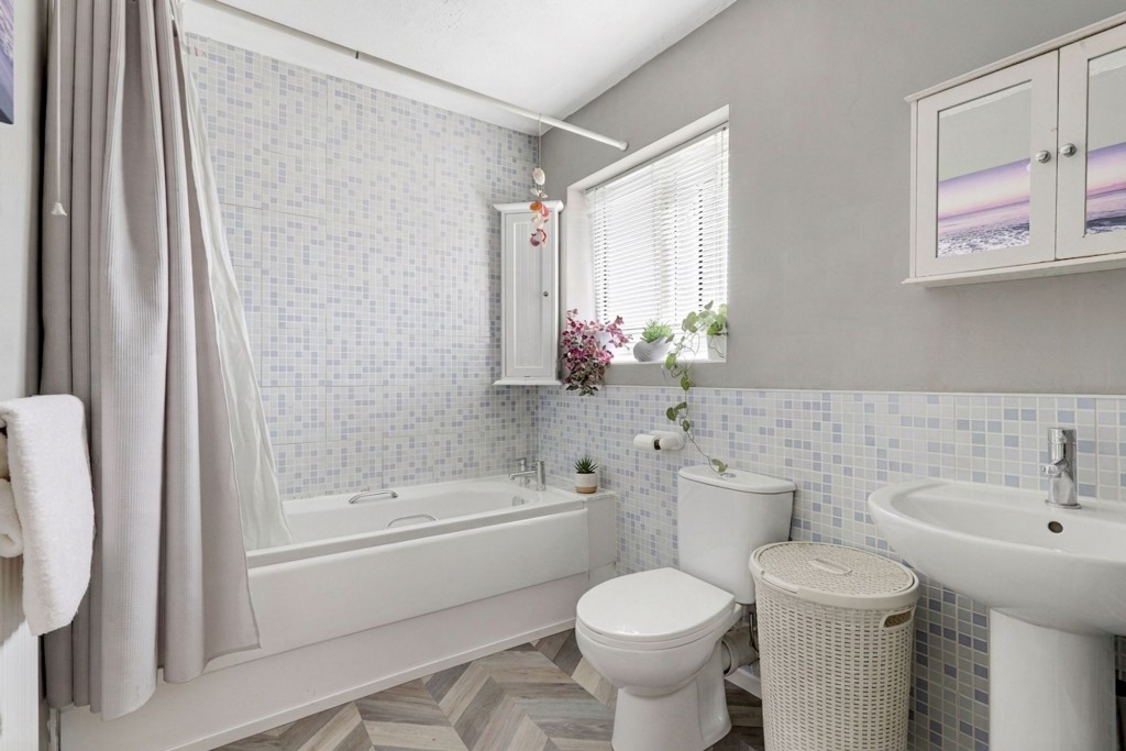 Southdale Drive, Carlton, NG4