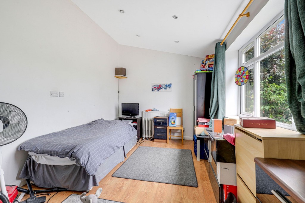 Southdale Drive, Carlton, NG4