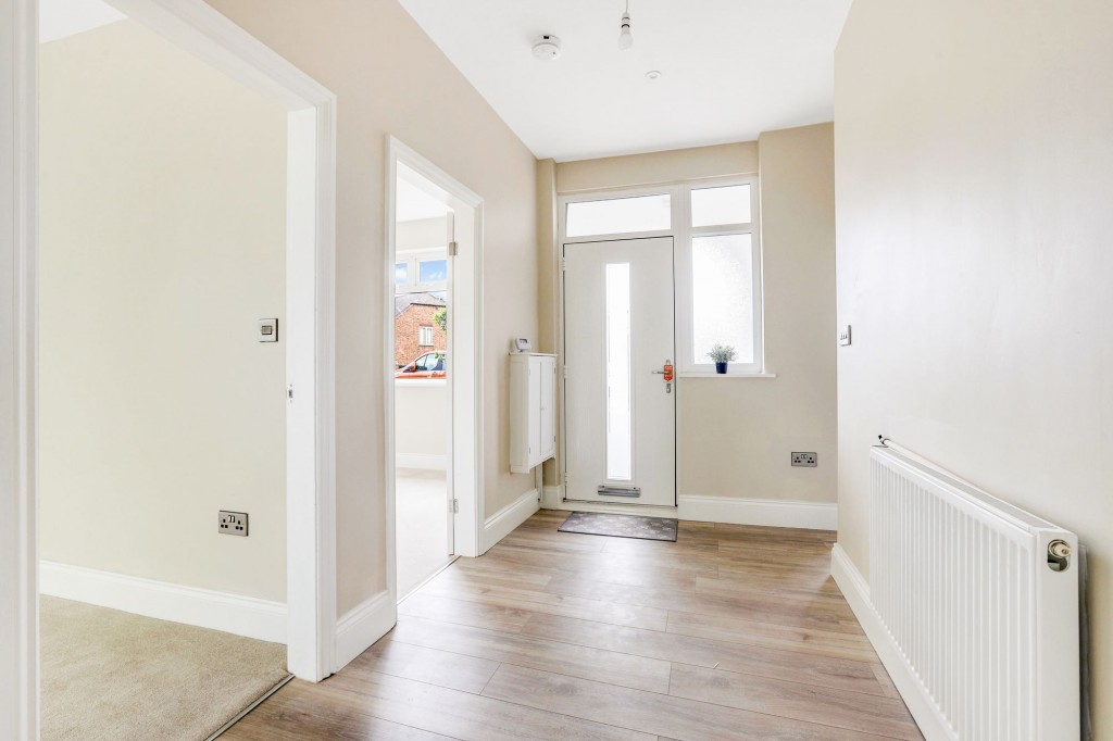 Broadway East, Carlton, NG4