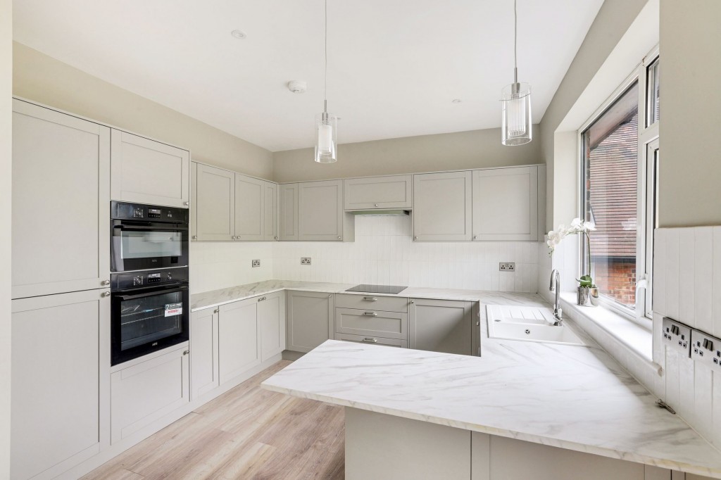 Broadway East, Carlton, NG4
