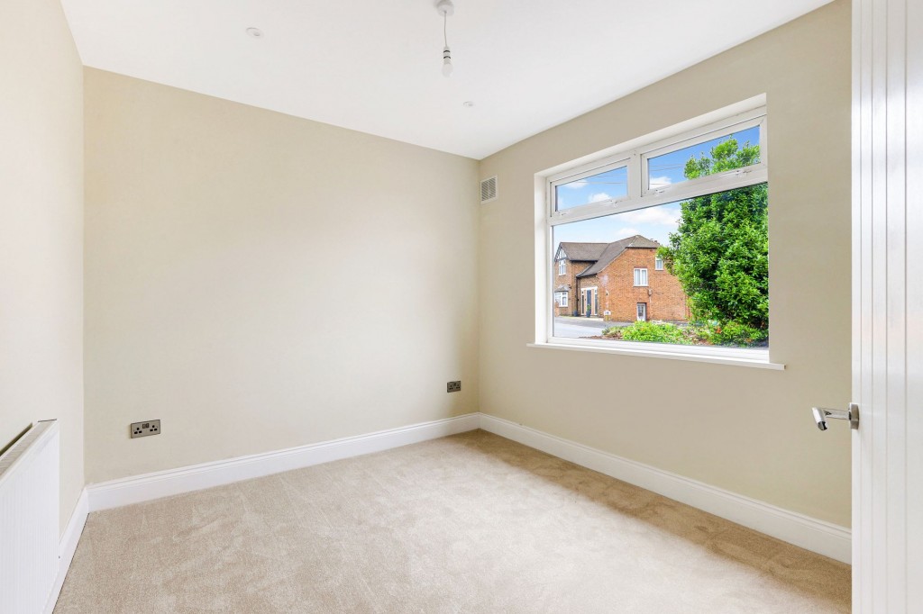 Broadway East, Carlton, NG4