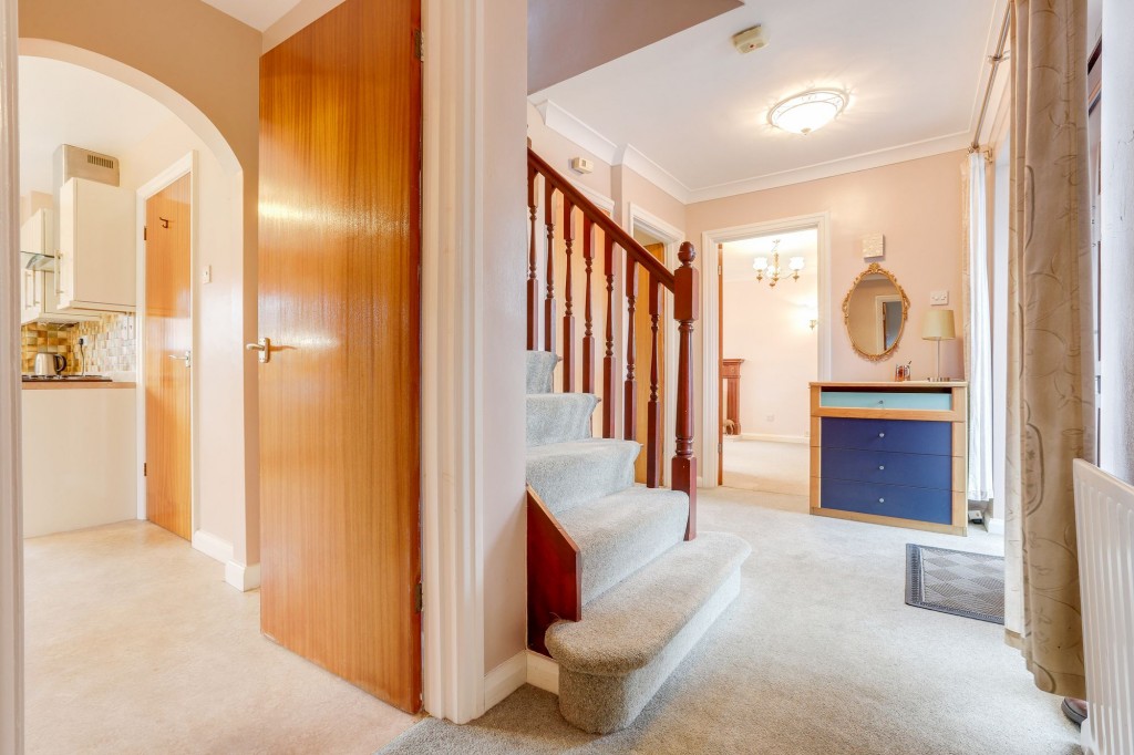 Lapford Close, Nottingham, NG3