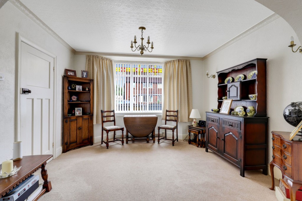 Belmont Avenue, Breaston, DE72