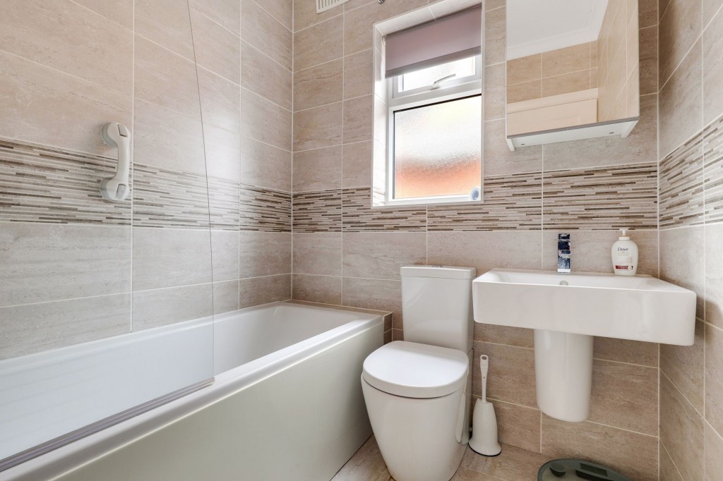 Belmont Avenue, Breaston, DE72