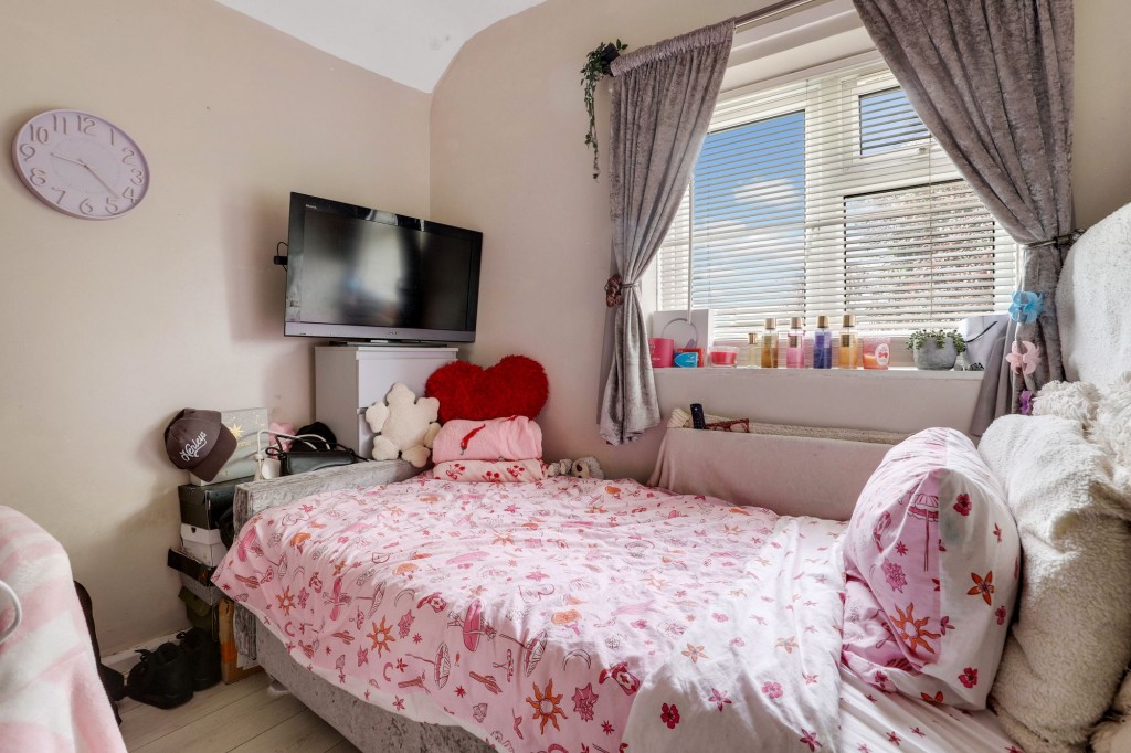 Longmead Drive, Nottingham, NG5
