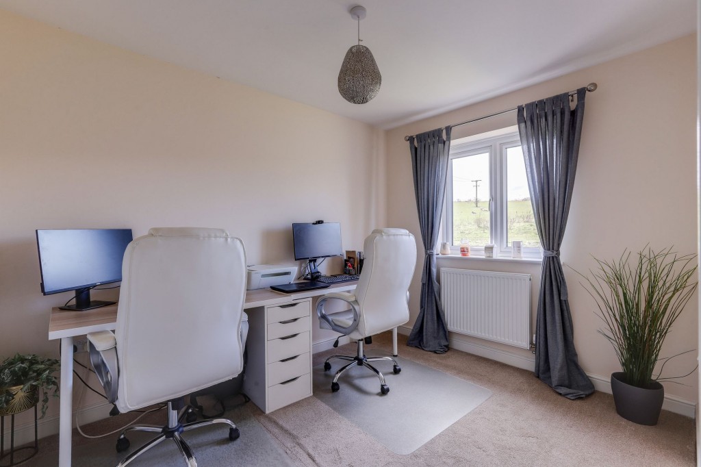 Maple Close, Calverton, NG14