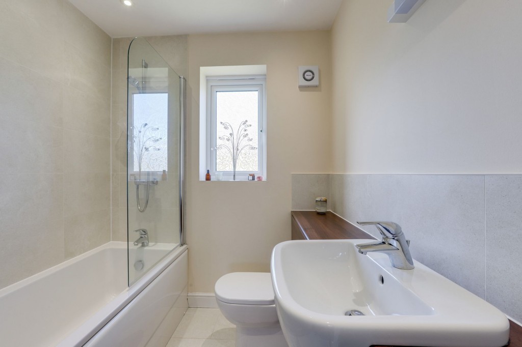 Maple Close, Calverton, NG14