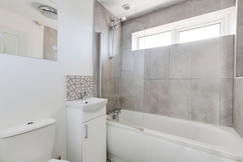 Third Avenue, Gedling, NG4
