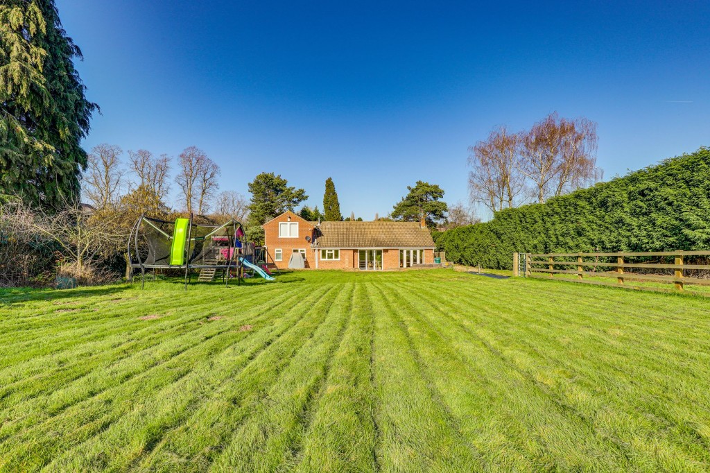 Long Meadow Farm, Main Street, Woodborough, Nottingham, NG14 6EA
